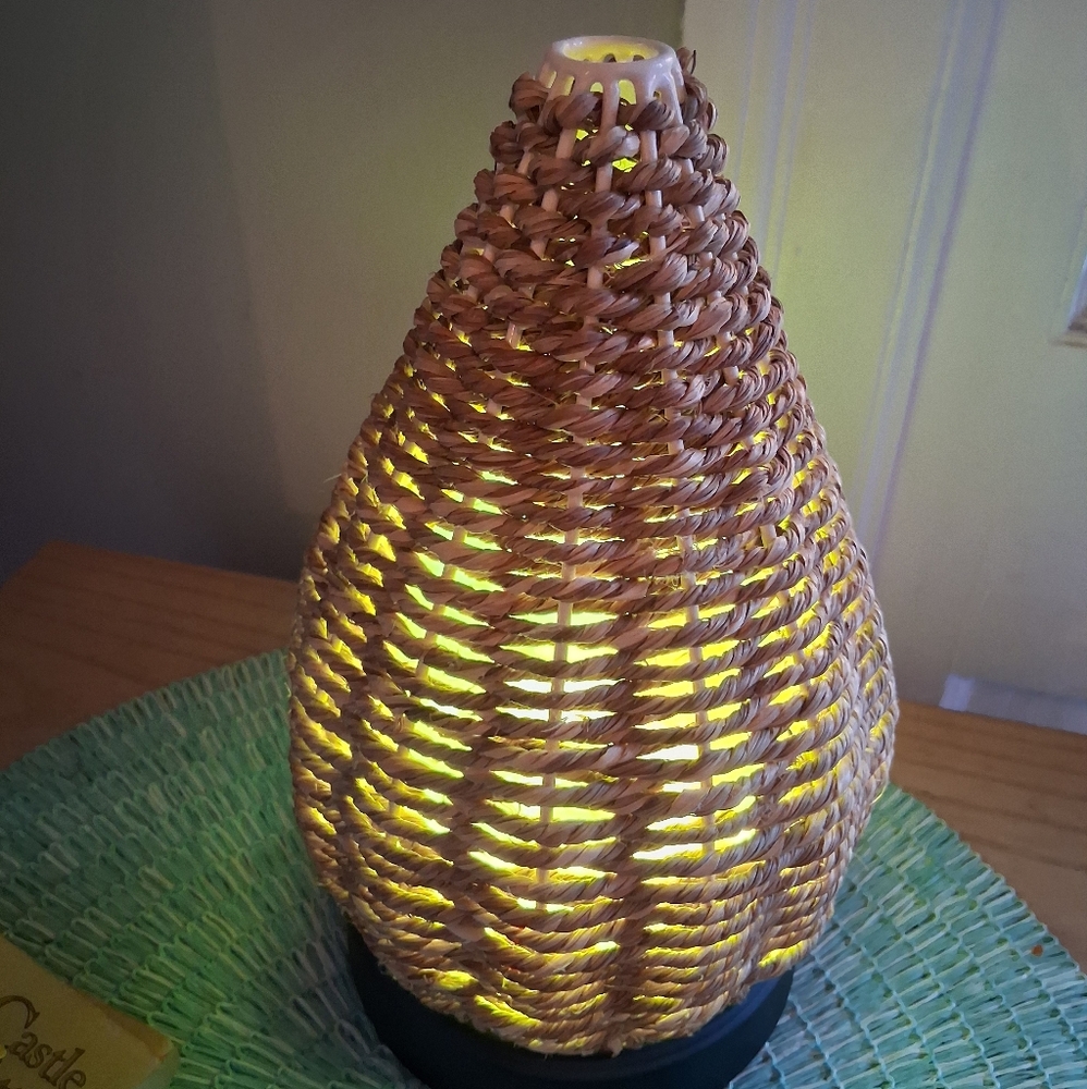 Scentsy Woven Rattan Cover Electric Warmer in Natural Brown with Yellow Glow